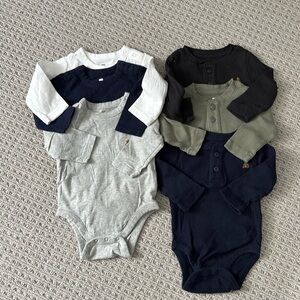 EUC set of 6 baby gap long sleeve bodysuits